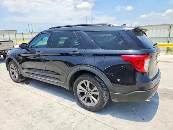 1FMSK7DH9NGC29637 2022 FORD EXPLORER - Image 2