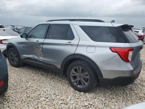 1FMSK7DH9NGC41271 2022 FORD EXPLORER - Image 2