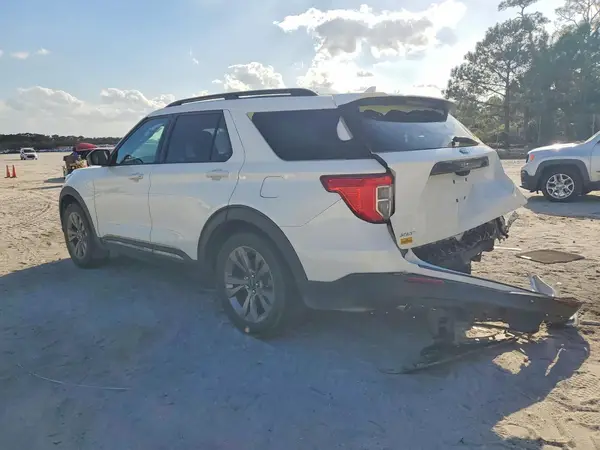 1FMSK7DH9NGC46860 2022 FORD EXPLORER - Image 2