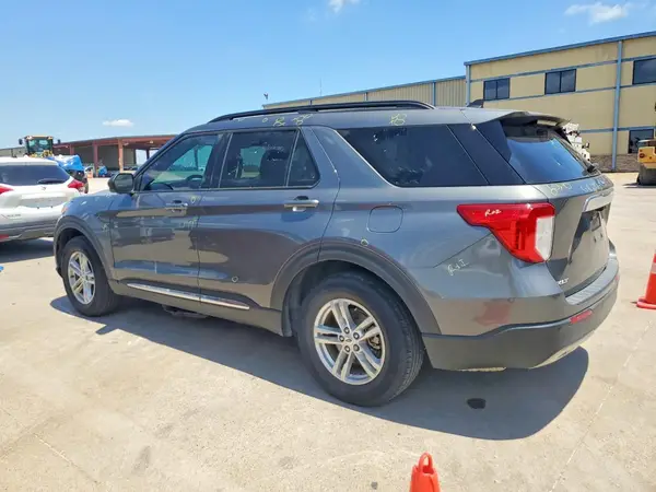 1FMSK7DH9PGA44880 2023 FORD EXPLORER - Image 2