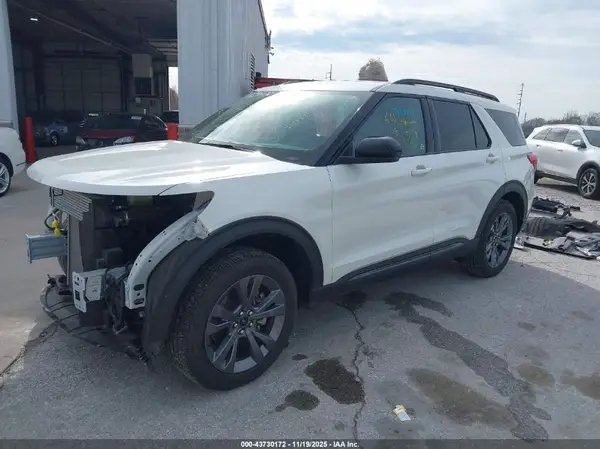 1FMSK7DH9PGB44462 2023 FORD EXPLORER - Image 2