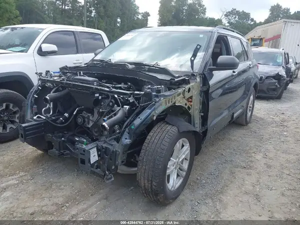 1FMSK7DH9RGA80264 2024 FORD EXPLORER - Image 2
