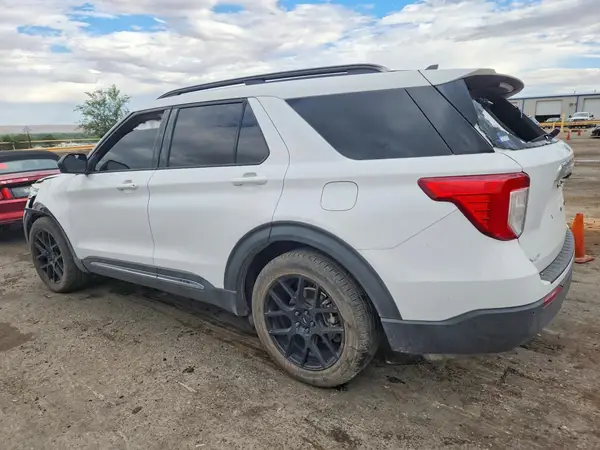 1FMSK7DHXMGB18240 2021 FORD EXPLORER - Image 2