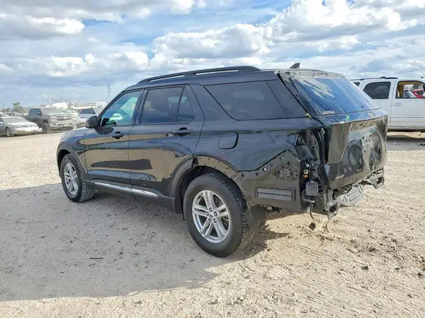 1FMSK7DHXMGB70001 2021 FORD EXPLORER - Image 2