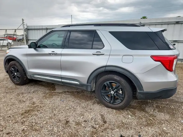 1FMSK7DHXNGA20262 2022 FORD EXPLORER - Image 2