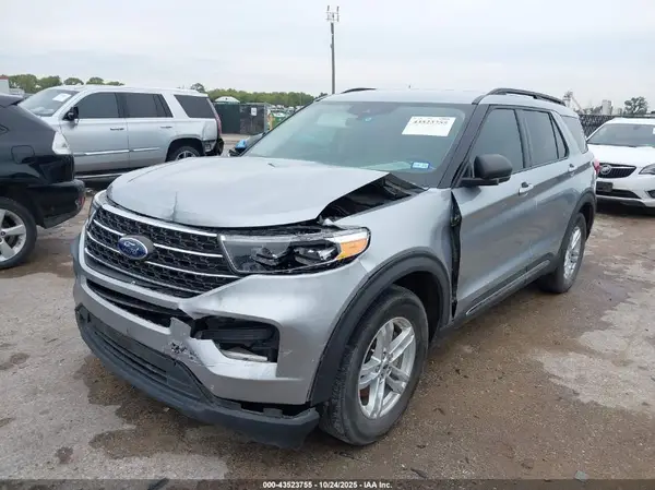 1FMSK7DHXNGB39428 2022 FORD EXPLORER - Image 2