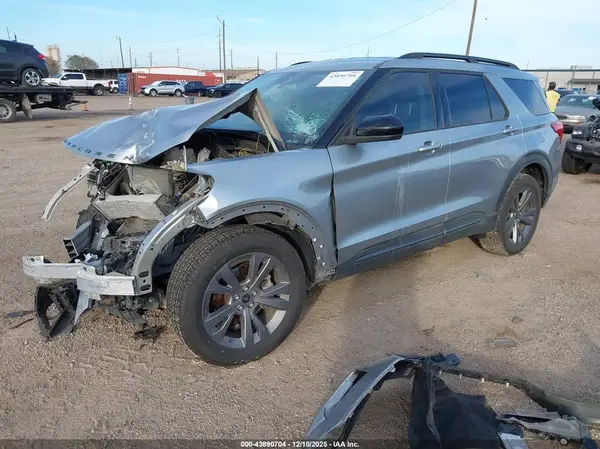 1FMSK7DHXNGC15360 2022 FORD EXPLORER - Image 2