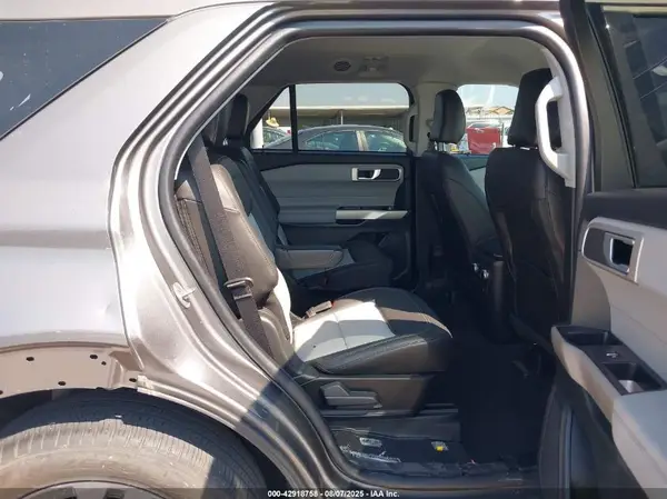 1FMSK7DHXPGB52165 2023 FORD EXPLORER - Image 8