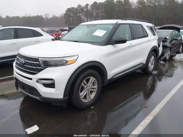 1FMSK7DHXPGB75641 2023 FORD EXPLORER - Image 2