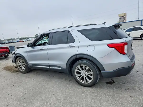 1FMSK7FH0NGA33275 2022 FORD EXPLORER - Image 2