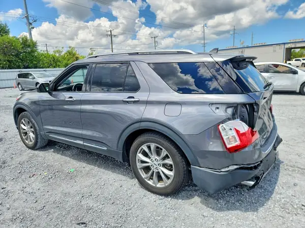 1FMSK7FH1NGA32796 2022 FORD EXPLORER - Image 2