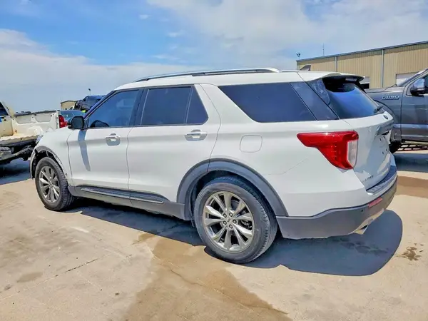 1FMSK7FH2MGA84954 2021 FORD EXPLORER - Image 2