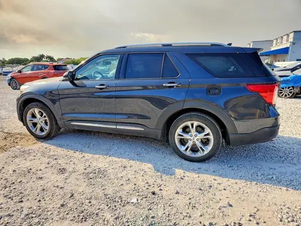 1FMSK7FH2NGA55858 2022 FORD EXPLORER - Image 2