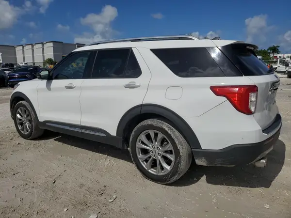 1FMSK7FH3NGA55853 2022 FORD EXPLORER - Image 2