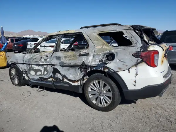 1FMSK7FH3NGB87687 2022 FORD EXPLORER - Image 2