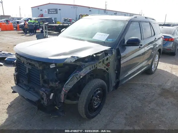 1FMSK7FH3PGA75135 2023 FORD EXPLORER - Image 2
