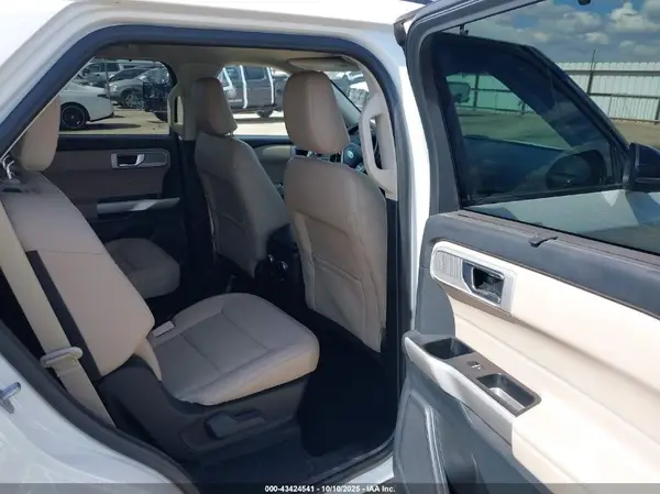 1FMSK7FH4MGC49063 2021 FORD EXPLORER - Image 8
