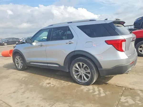 1FMSK7FH4NGA51245 2022 FORD EXPLORER - Image 2