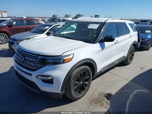 1FMSK7FH4PGB67838 2023 FORD EXPLORER - Image 2