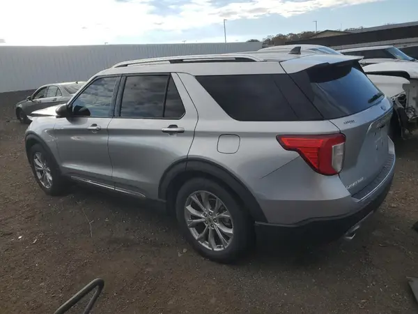 1FMSK7FH5NGA30355 2022 FORD EXPLORER - Image 2