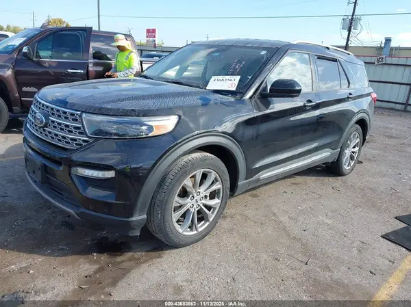 1FMSK7FH7NGA52101 2022 FORD EXPLORER - Image 2