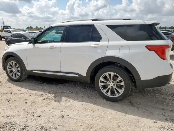 1FMSK7FHXNGB57182 2022 FORD EXPLORER - Image 2