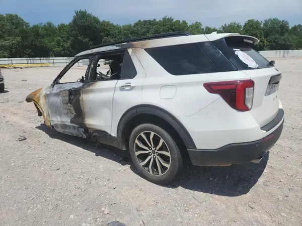1FMSK7KH0NGA21942 2022 FORD EXPLORER - Image 2