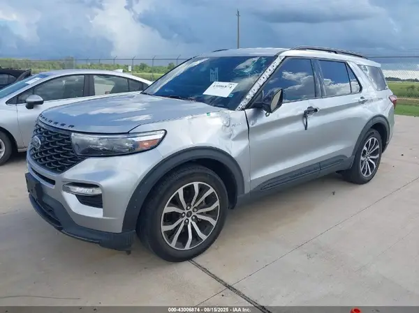 1FMSK7KH0NGA28566 2022 FORD EXPLORER - Image 2