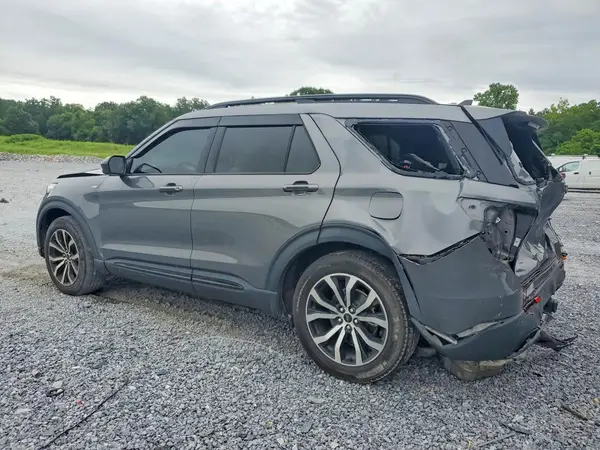 1FMSK7KH0NGB64678 2022 FORD EXPLORER - Image 2