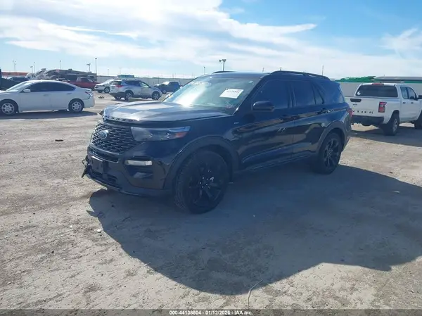 1FMSK7KH1NGB92232 2022 FORD EXPLORER - Image 2