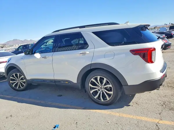 1FMSK7KH2PGB26596 2023 FORD EXPLORER - Image 2