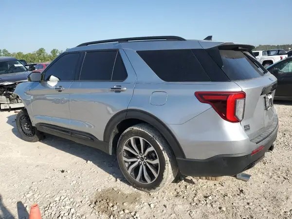 1FMSK7KH3NGC31810 2022 FORD EXPLORER - Image 2