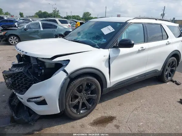 1FMSK7KH3PGA99652 2023 FORD EXPLORER - Image 2