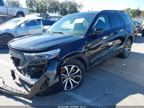 1FMSK7KH4NGB88482 2022 FORD EXPLORER - Image 2