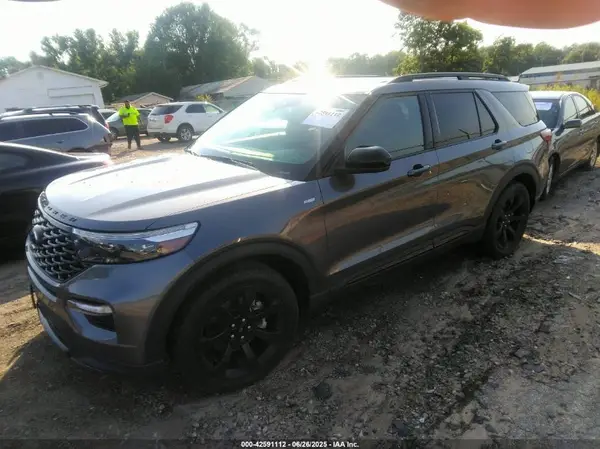1FMSK7KH6PGB21921 2023 FORD EXPLORER - Image 2