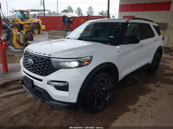 1FMSK7KH6RGA90169 2024 FORD EXPLORER - Image 2