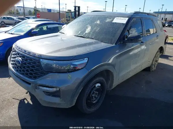 1FMSK7KH9NGA32194 2022 FORD EXPLORER - Image 2