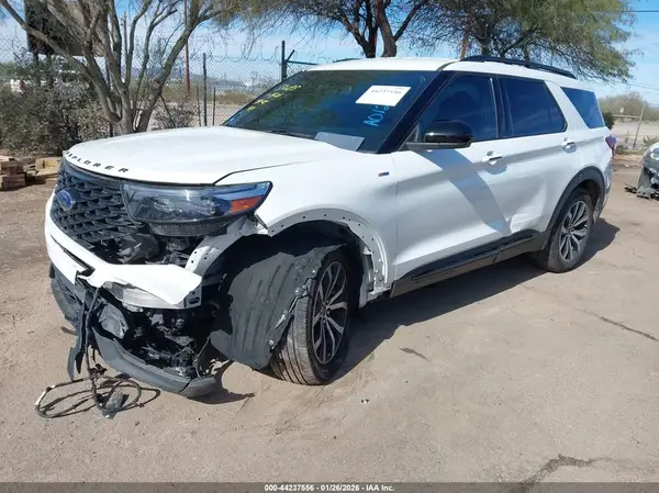 1FMSK7KH9RGA01260 2024 FORD EXPLORER - Image 2