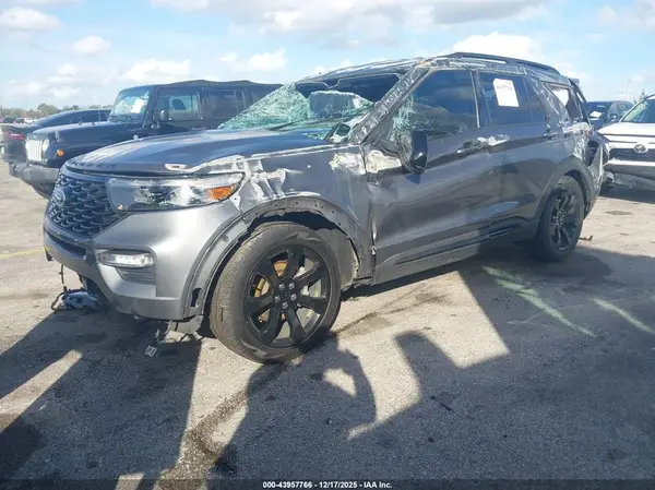 1FMSK7KHXPGB73522 2023 FORD EXPLORER - Image 2