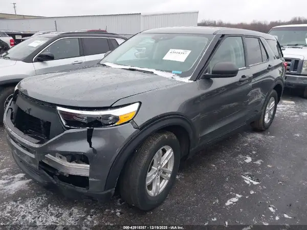 1FMSK8BH9NGB76947 2022 FORD EXPLORER - Image 2
