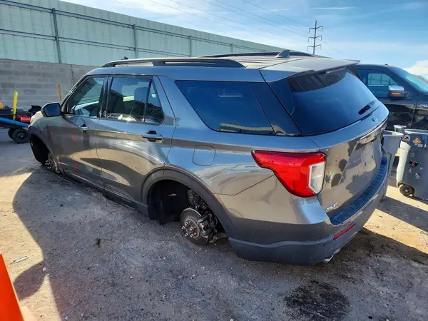 1FMSK8DH0MGA05239 2021 FORD EXPLORER - Image 2