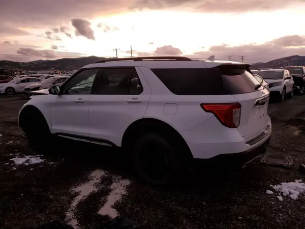 1FMSK8DH0MGC51479 2021 FORD EXPLORER - Image 2