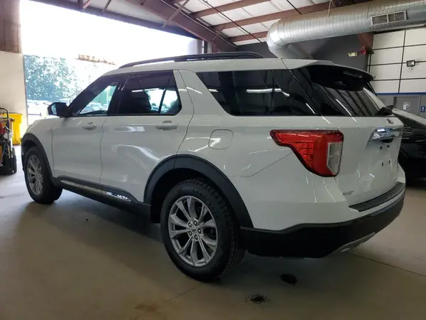 1FMSK8DH0NGA48240 2022 FORD EXPLORER - Image 2
