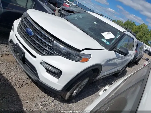 1FMSK8DH1MGB92135 2021 FORD EXPLORER - Image 2