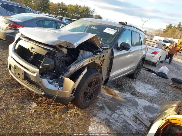 1FMSK8DH1NGA82428 2022 FORD EXPLORER - Image 2