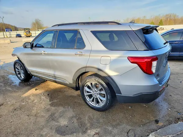 1FMSK8DH1NGB94825 2022 FORD EXPLORER - Image 2