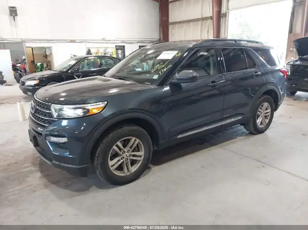 1FMSK8DH1NGC27953 2022 FORD EXPLORER - Image 2