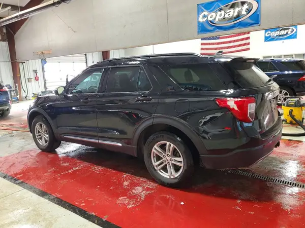 1FMSK8DH1NGC38452 2022 FORD EXPLORER - Image 2