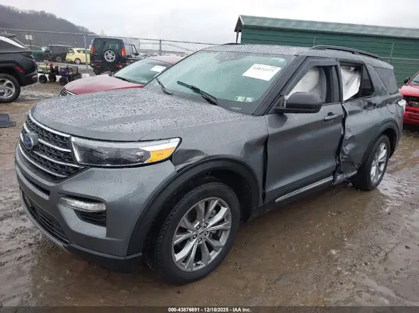 1FMSK8DH1RGA37737 2024 FORD EXPLORER - Image 2