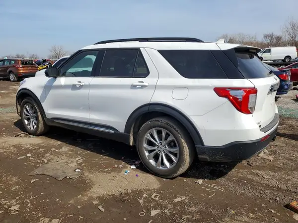 1FMSK8DH1RGA88011 2024 FORD EXPLORER - Image 2